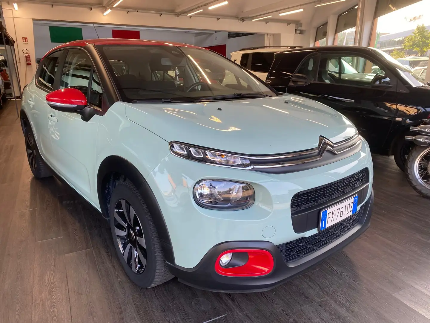 Citroen C3 C3 III 2017 1.2 puretech Feel s Bleu - 1