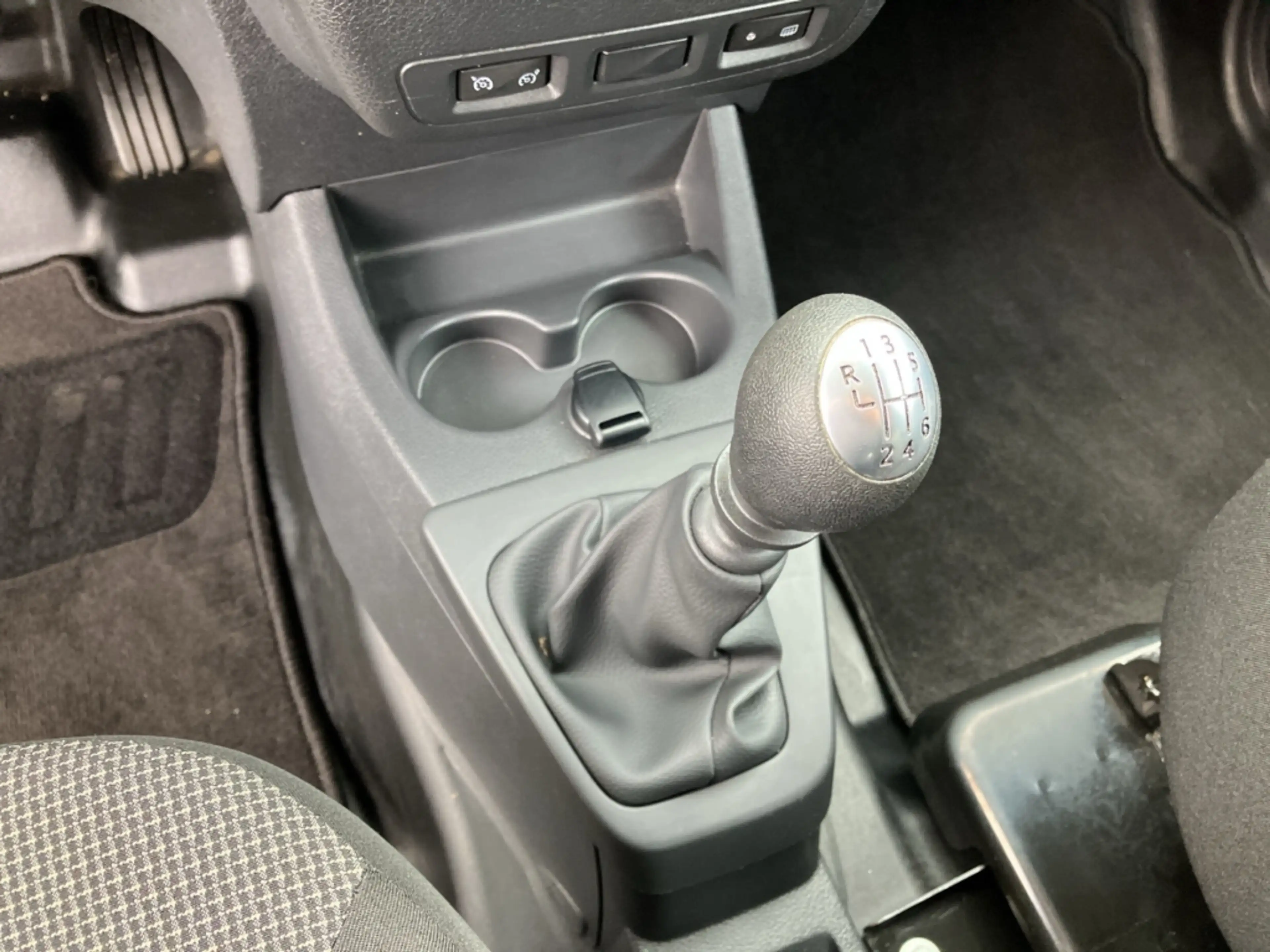 Dacia Others COMFORT 1.5 dCi PDC+2xSchiebetALr Comfort PDC+2xSc — photo 19