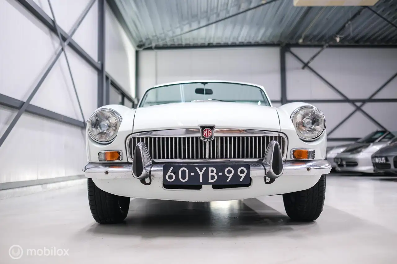 MG B 1.8 Roadster Overdrive 1973 | spaakwielen | stal, foto 4