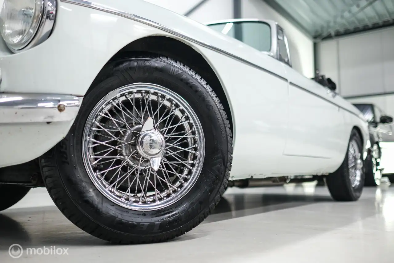 MG B 1.8 Roadster Overdrive 1973 | spaakwielen | stal, foto 8