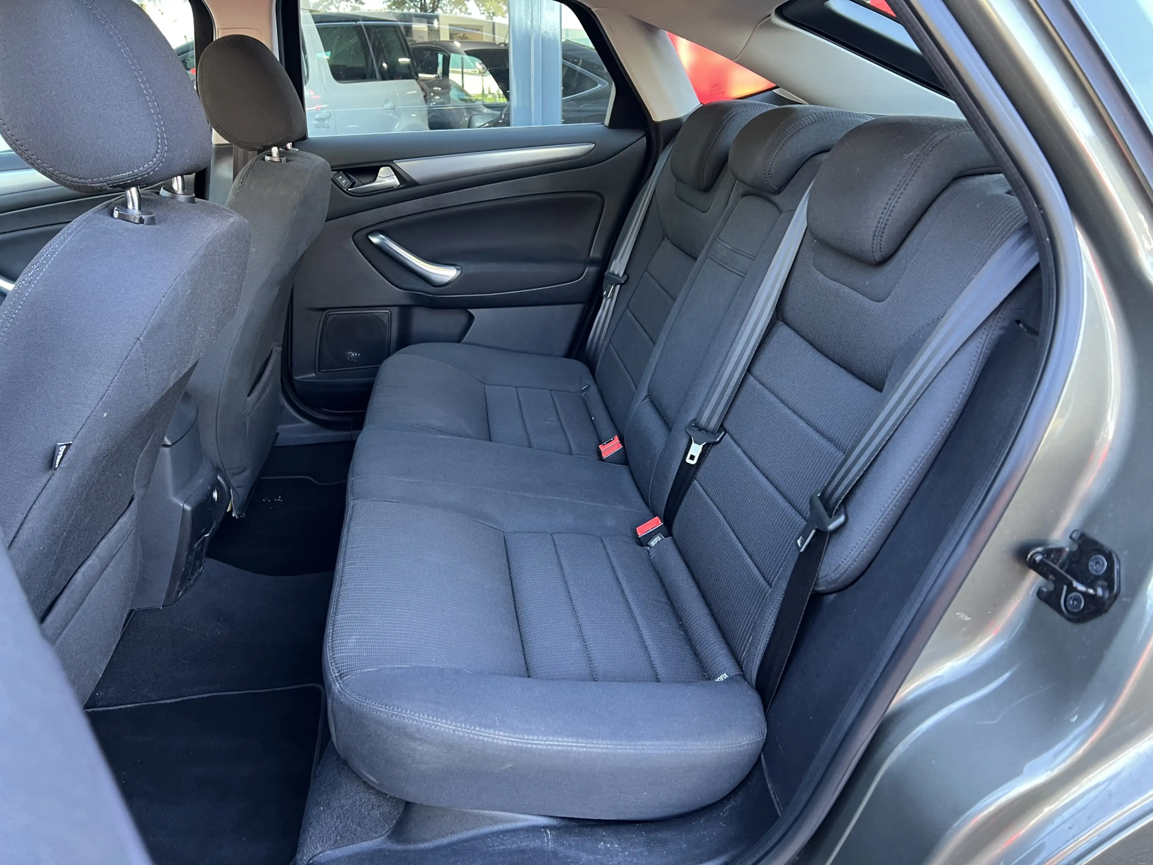Ford Mondeo 1.6 EcoBoost Titanium | Navi | Cruise | Trekhaak | — photo 5