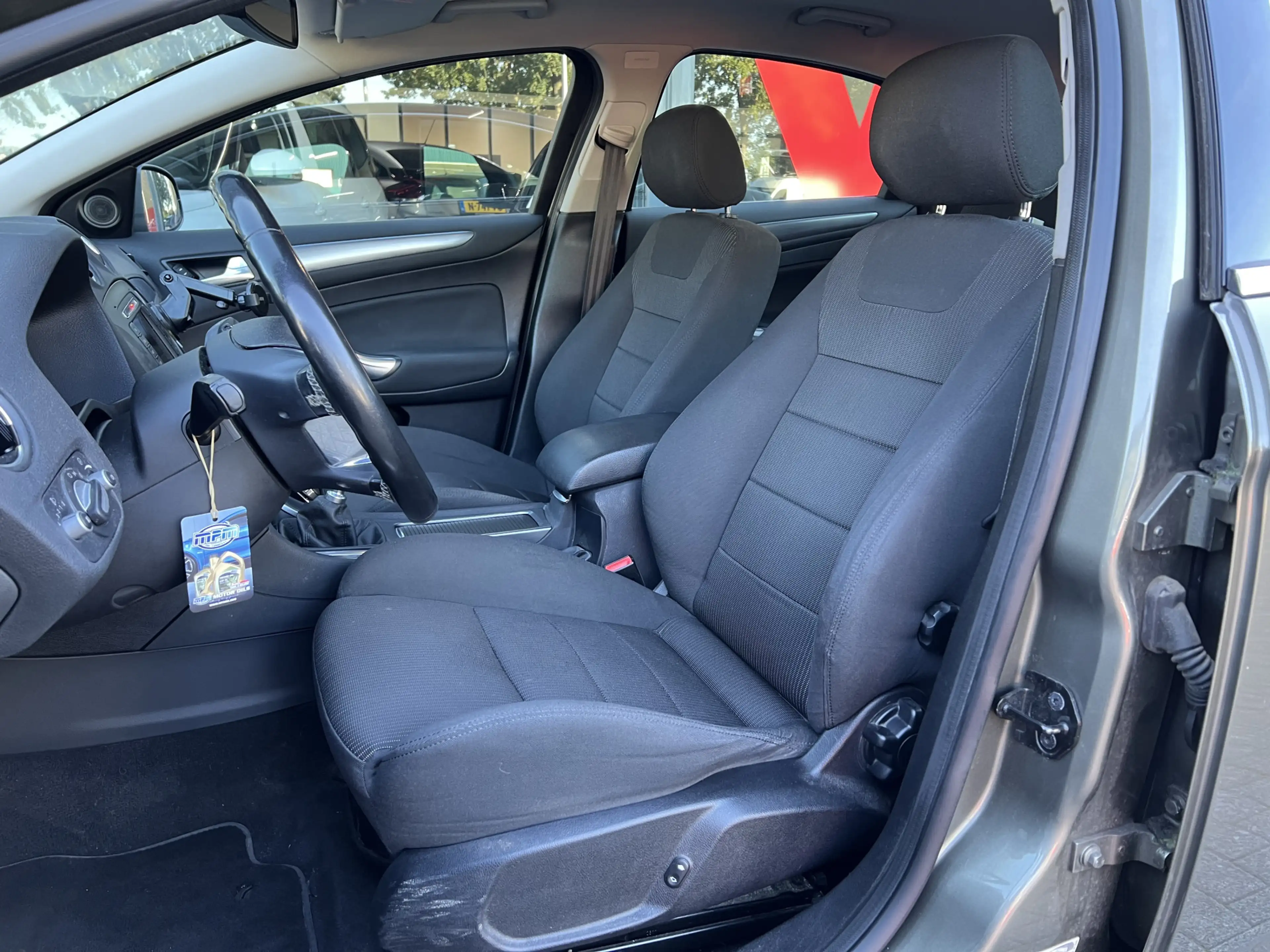 Ford Mondeo 1.6 EcoBoost Titanium | Navi | Cruise | Trekhaak | — photo 4