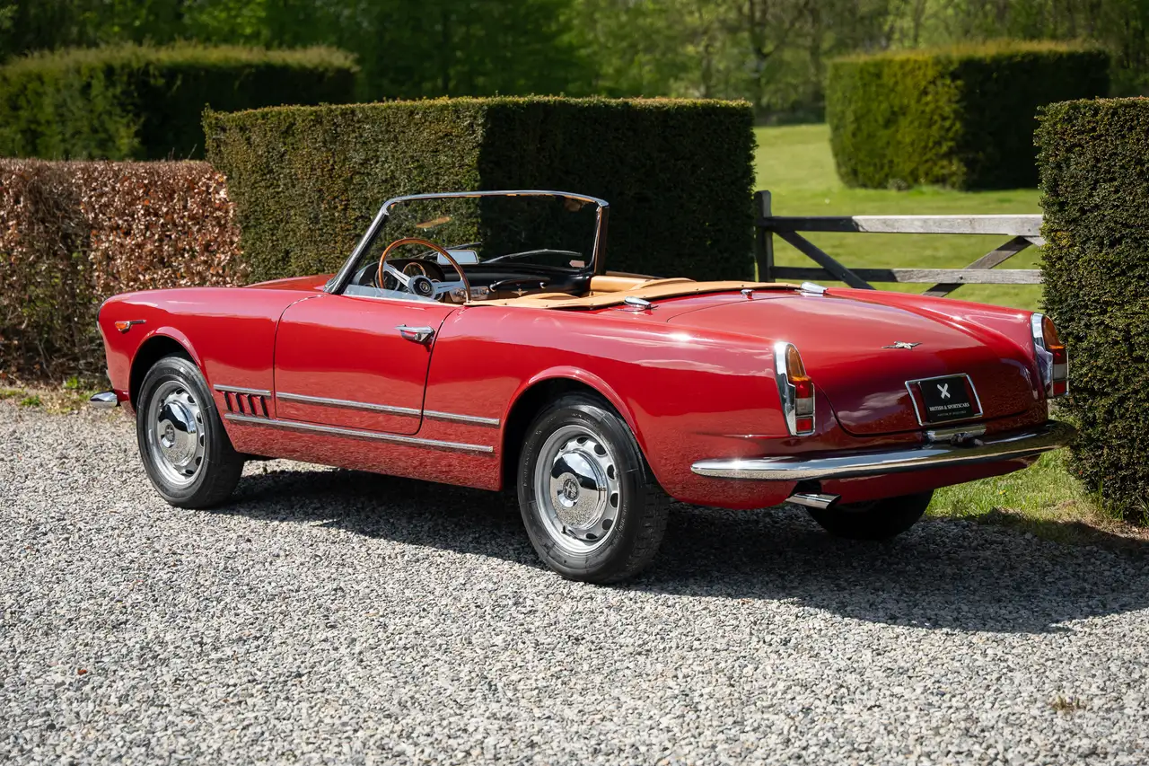 Alfa Romeo 2000 Spider, foto 2