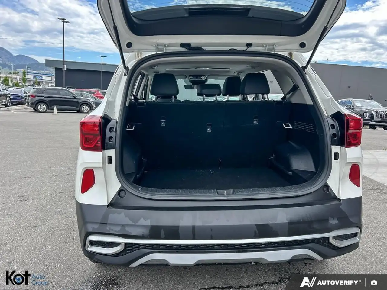 Kia Seltos снимка Kia Seltos