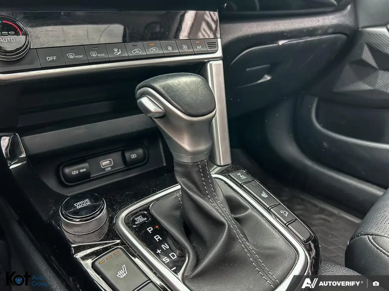 Kia Seltos снимка Kia Seltos