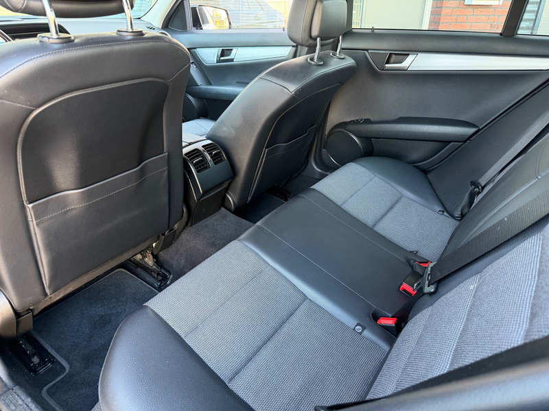 Mercedes-Benz C 180 Business Class Avantgarde / Navi / Clima / Cruise — photo 18