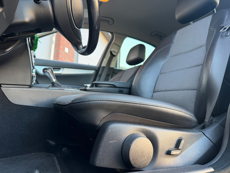 Mercedes-Benz C 180 Business Class Avantgarde / Navi / Clima / Cruise — photo 4