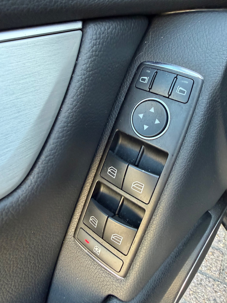 Mercedes-Benz C 180 Business Class Avantgarde / Navi / Clima / Cruise — photo 26