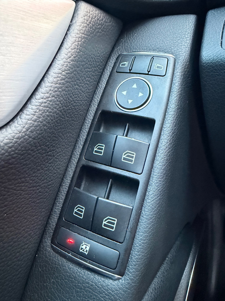 Mercedes-Benz C 180 Business Class Avantgarde / Navi / Clima / Cruise — photo 17