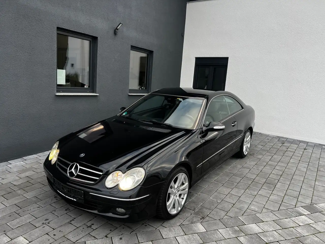 Mercedes-Benz CLK 320