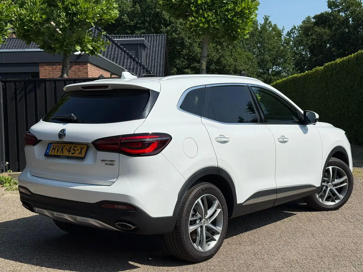 MG EHS 1.5 TGDI Luxury Wit - 2