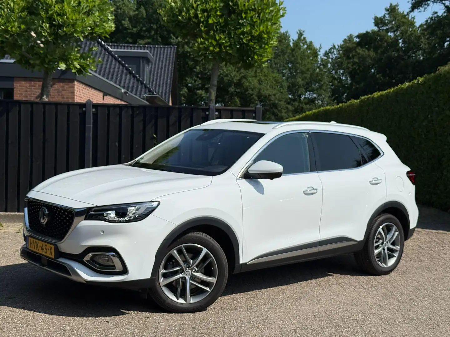 MG EHS 1.5 TGDI Luxury Wit - 1