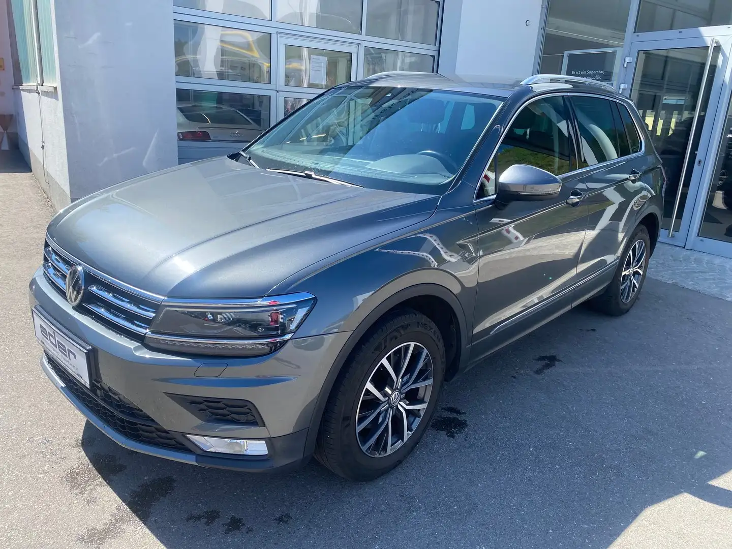 Volkswagen Tiguan Comfortline TSI 4MOTION DSG Grau - 1