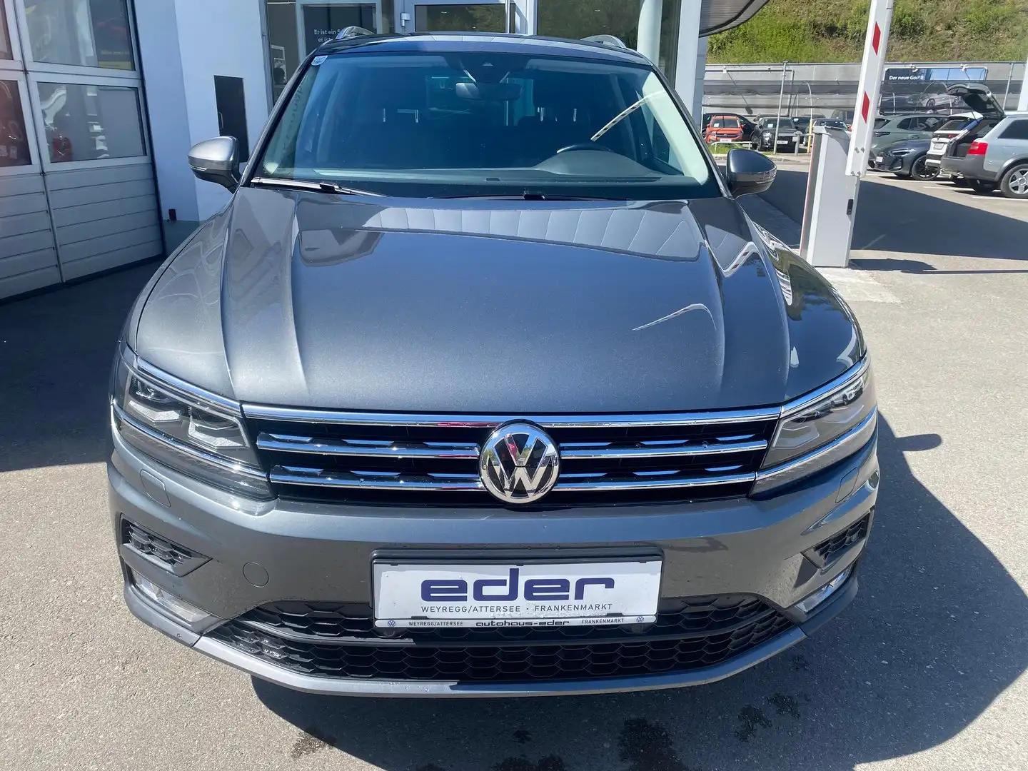 Volkswagen Tiguan Comfortline TSI 4MOTION DSG Grau - 2
