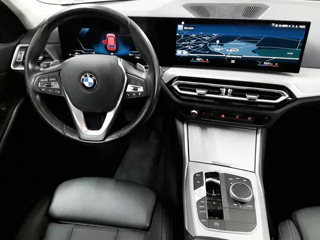 BMW 3 Series view 10