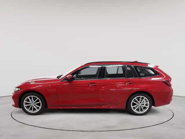 BMW 3 Series view 6