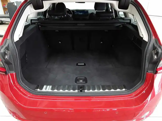 BMW 3 Series view 15