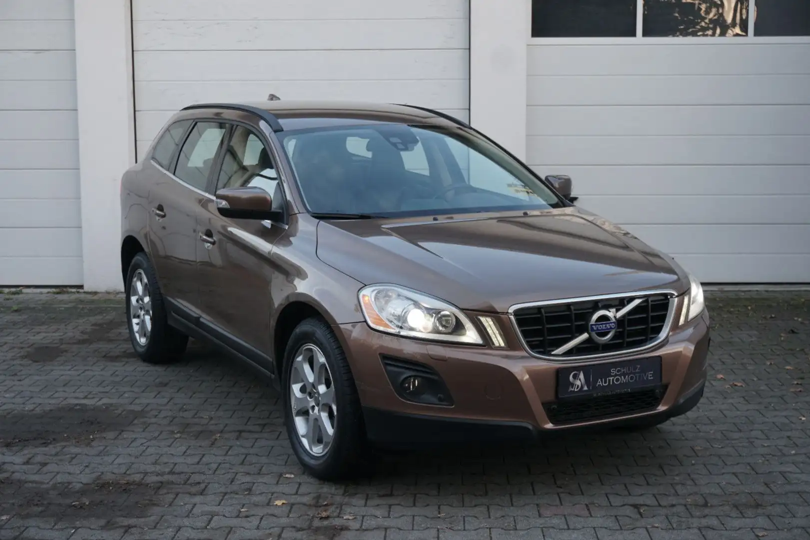 Volvo XC60 D5 2.4 |Summum |AWD|AHK|Xenon|Temp|Keyless Hnědá - 1