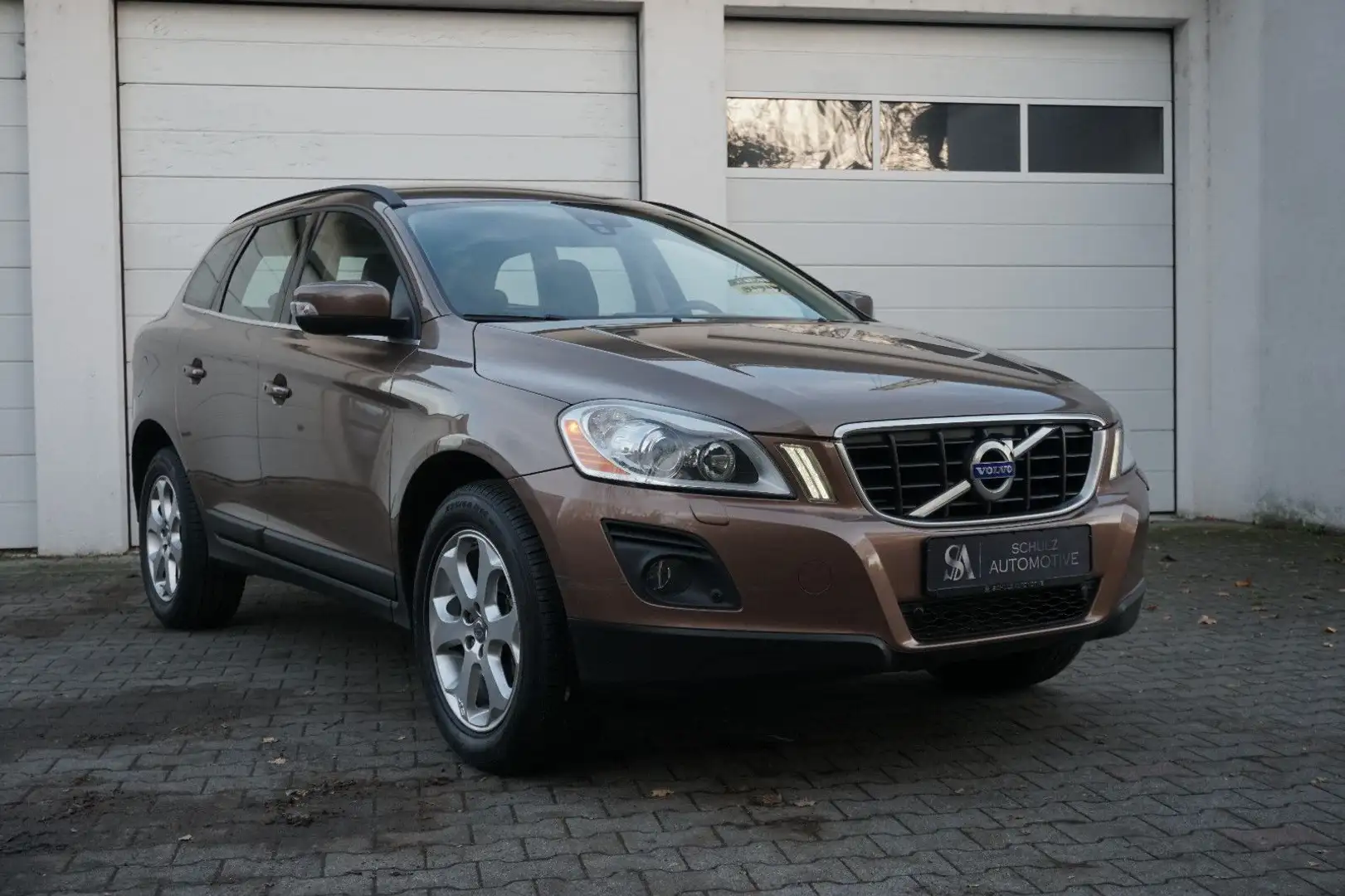 Volvo XC60 D5 2.4 |Summum |AWD|AHK|Xenon|Temp|Keyless Hnědá - 2