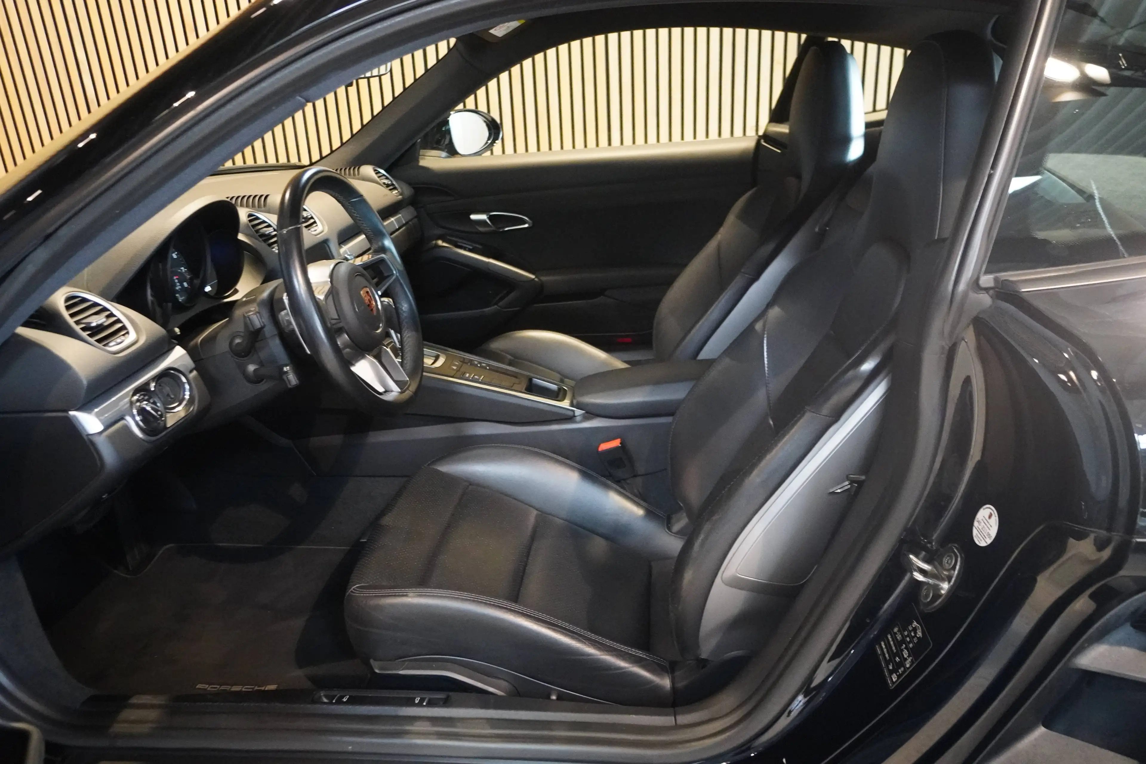 Porsche Cayman 718*PDK*19" Zoll*Sportsitze*Top-Zustand*2.Hd* — photo 5