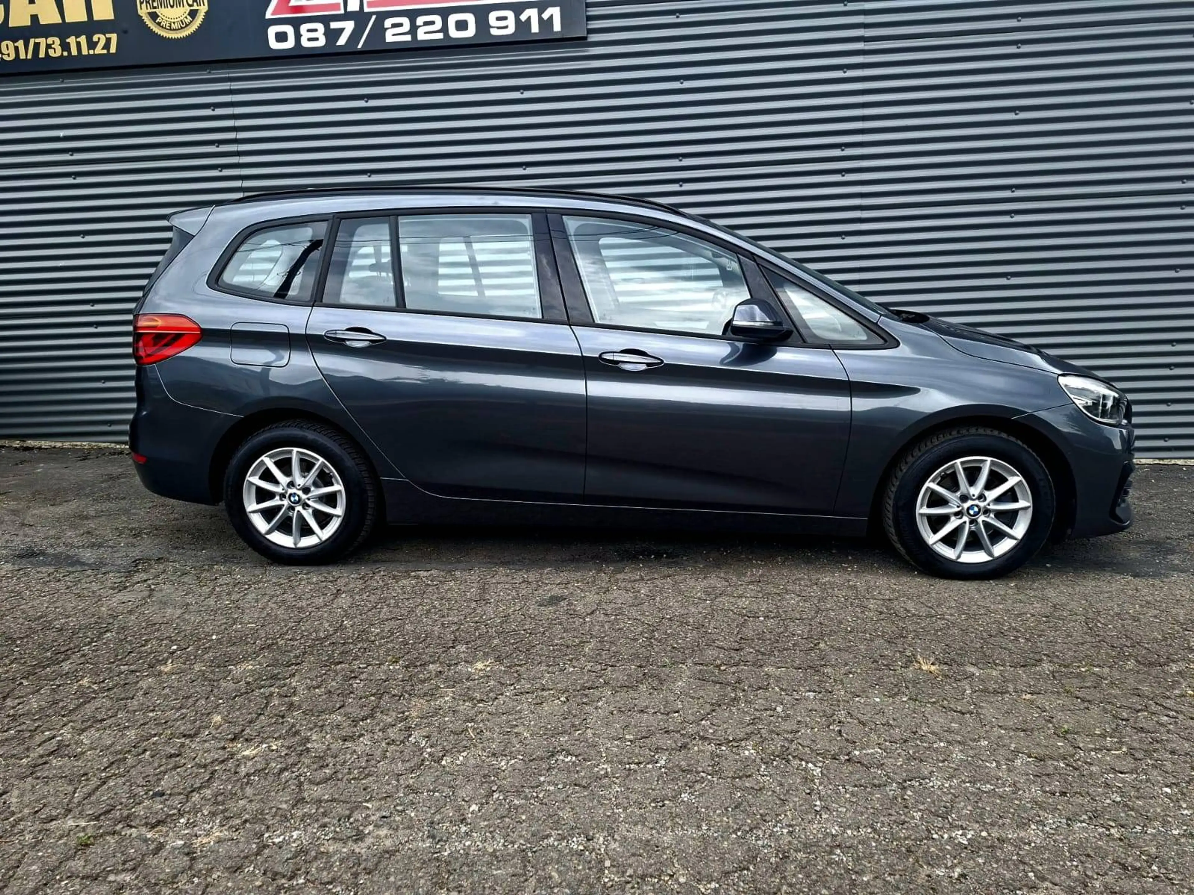 BMW 216 🔺216*LOOK M TECHNIK*XENON LED*7PLACES *CAR PASS*🔺 — photo 6