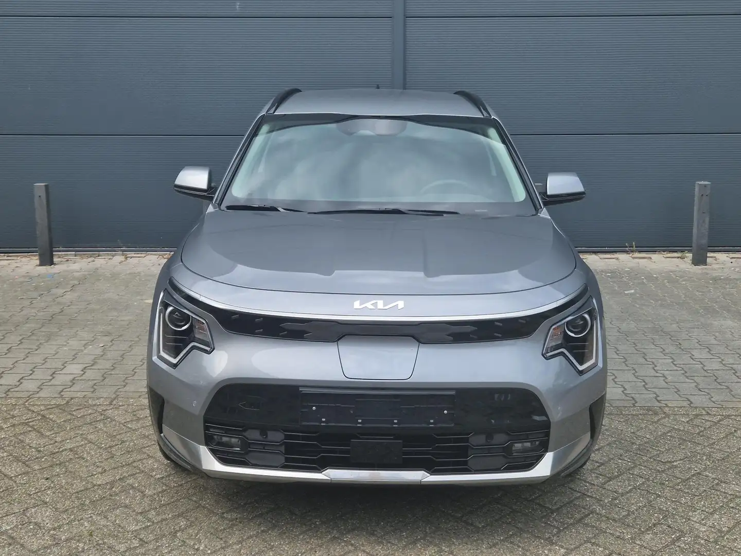 Kia e-Niro EV Light Advanced 64.8 kWh Grau - 2