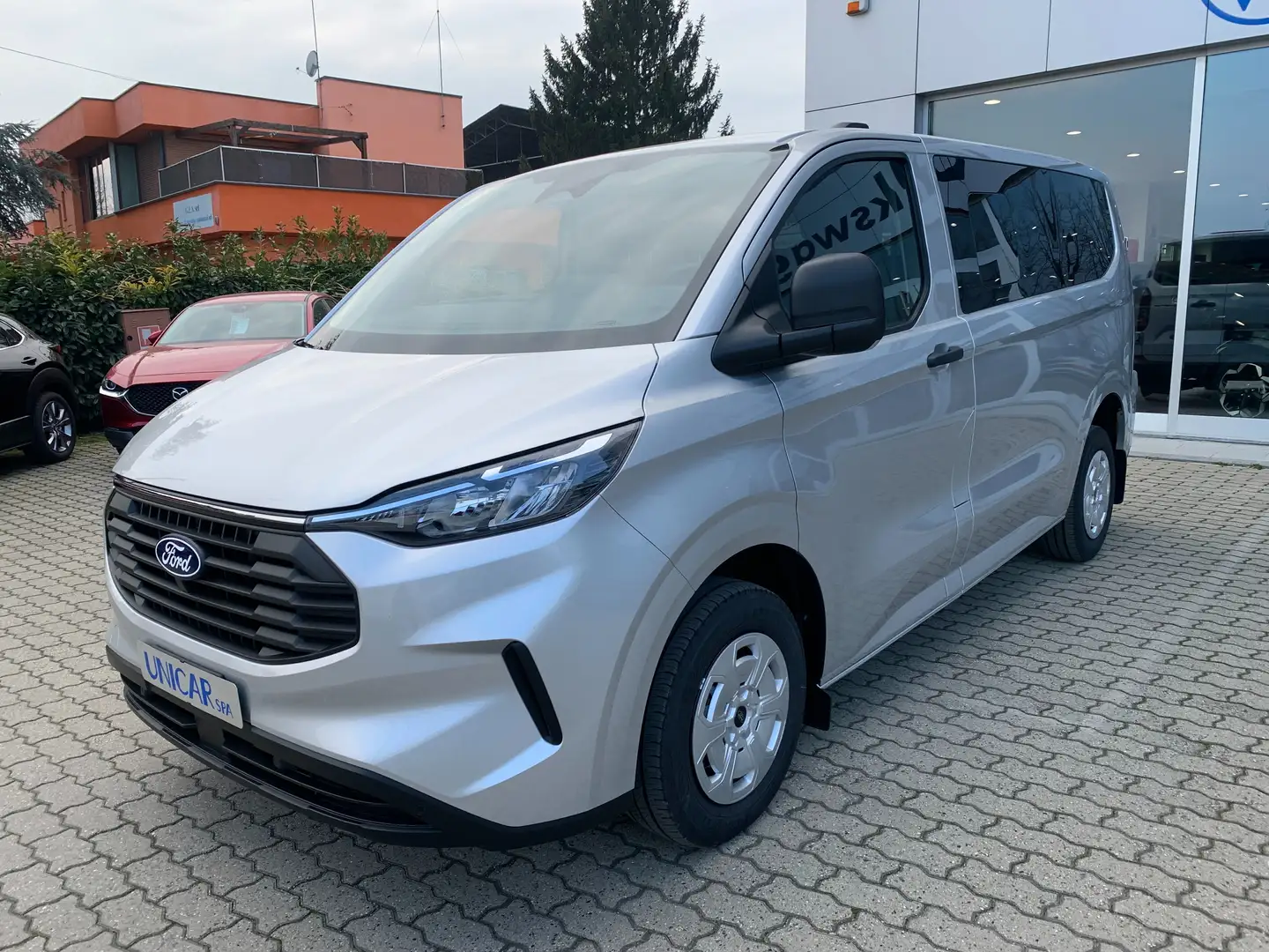 Ford Transit Custom 2.0 diesel 136 cv COMBI 9 POSTI "PRONTA CONSEGNA" Argento - 1