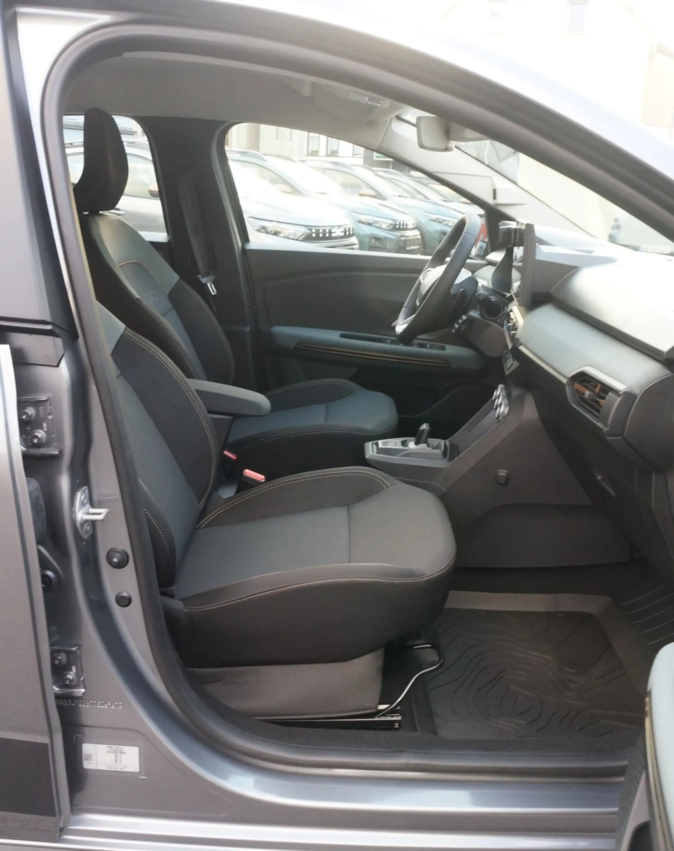 Dacia Sandero Stepway 3 AUTOMATIK G-120 Extreme+; Driving Paket; — photo 21