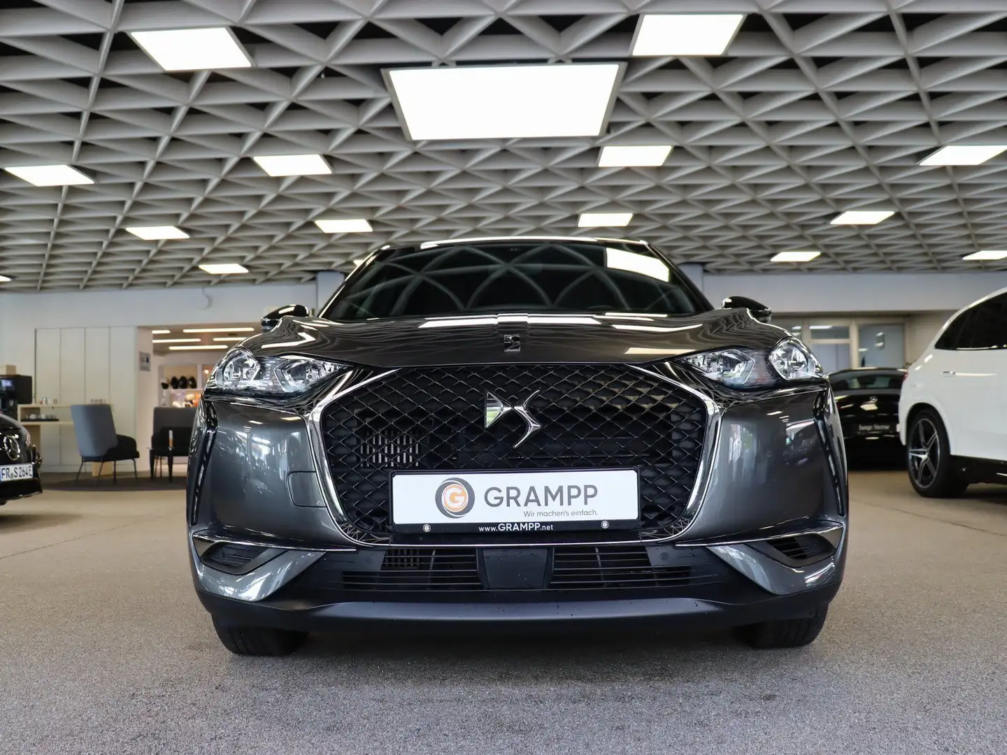 DS Automobiles DS 3 Crossback 1.2 PureTech 100 Chic S/S Grau - 2