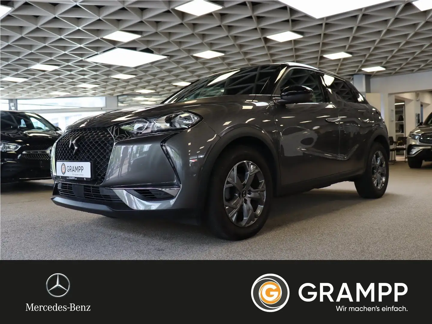 DS Automobiles DS 3 Crossback 1.2 PureTech 100 Chic S/S Grau - 1