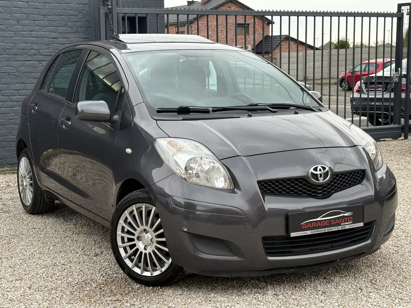 Toyota Yaris 1.3i VVT-i /BoiteAutomatique/Garantie12mois/ Grijs - 2