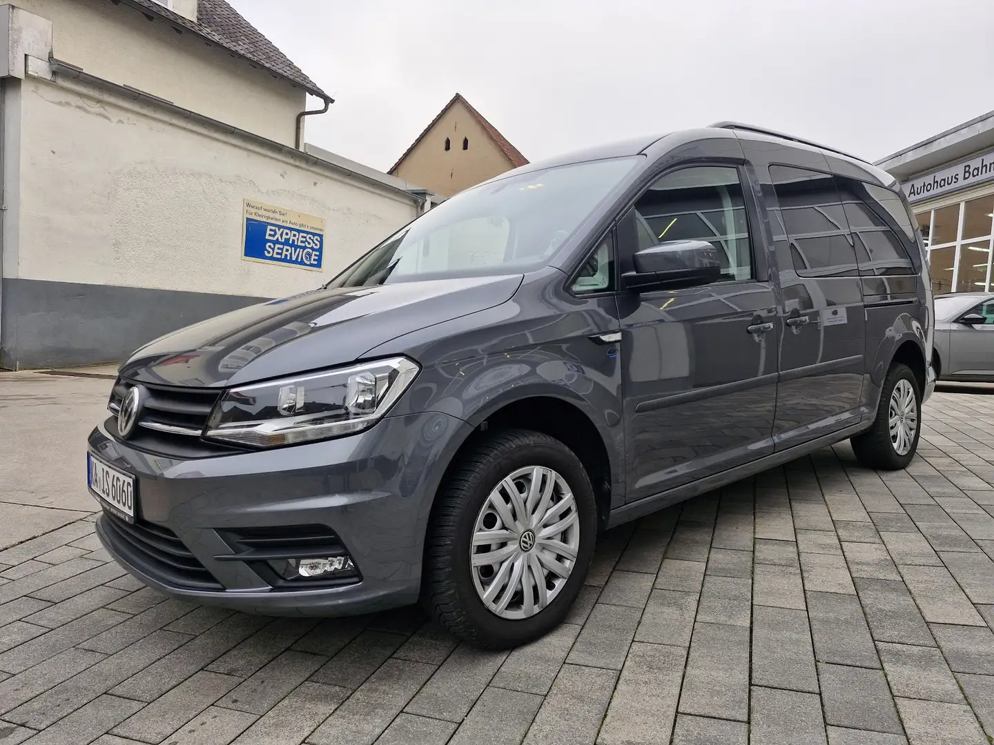 Volkswagen Caddy Maxi Trendline BMT AHK, Sehr gepflegt Grau - 2