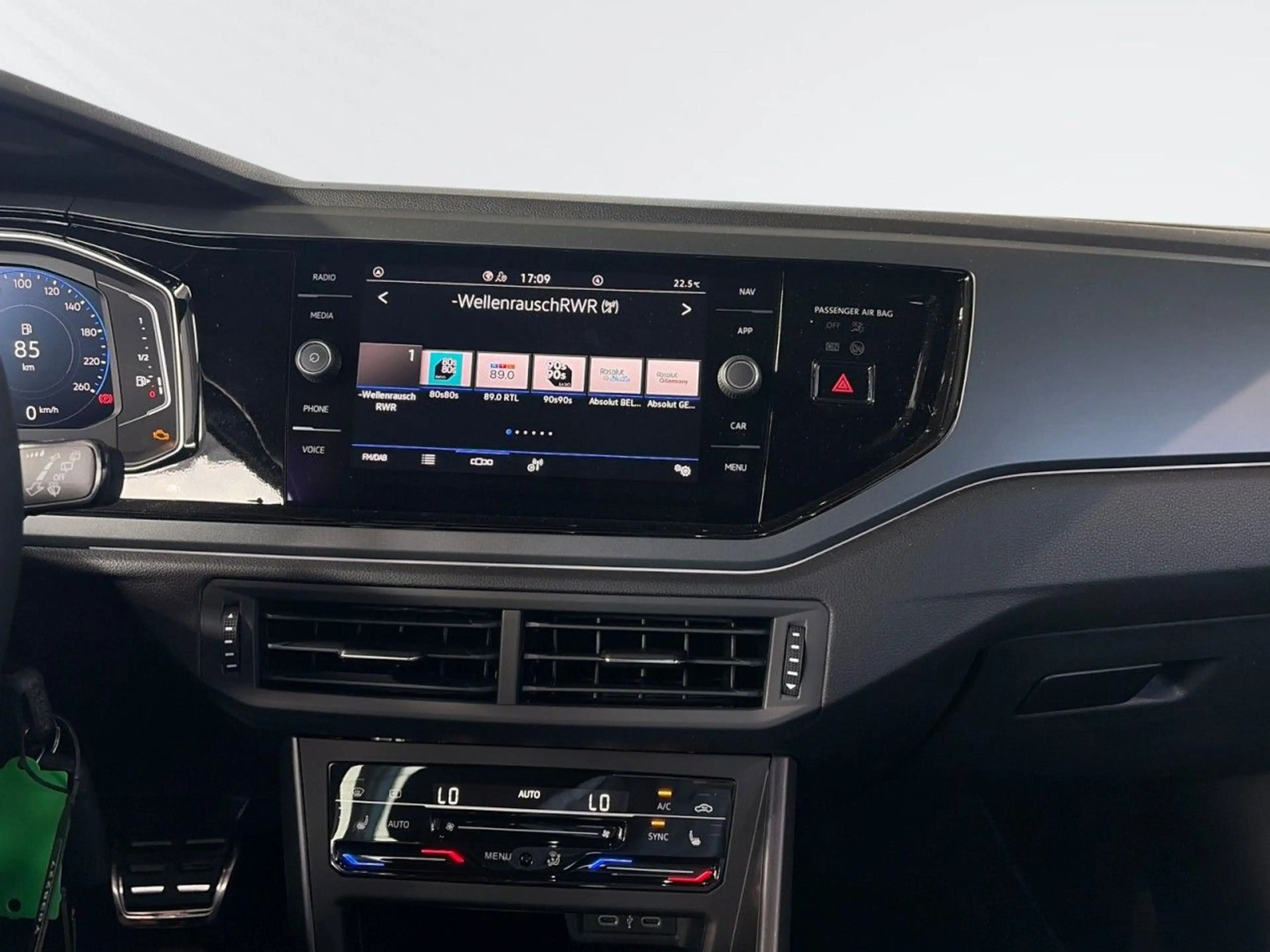 Volkswagen Taigo R-Line 1,5 l TSI DSG — photo 13