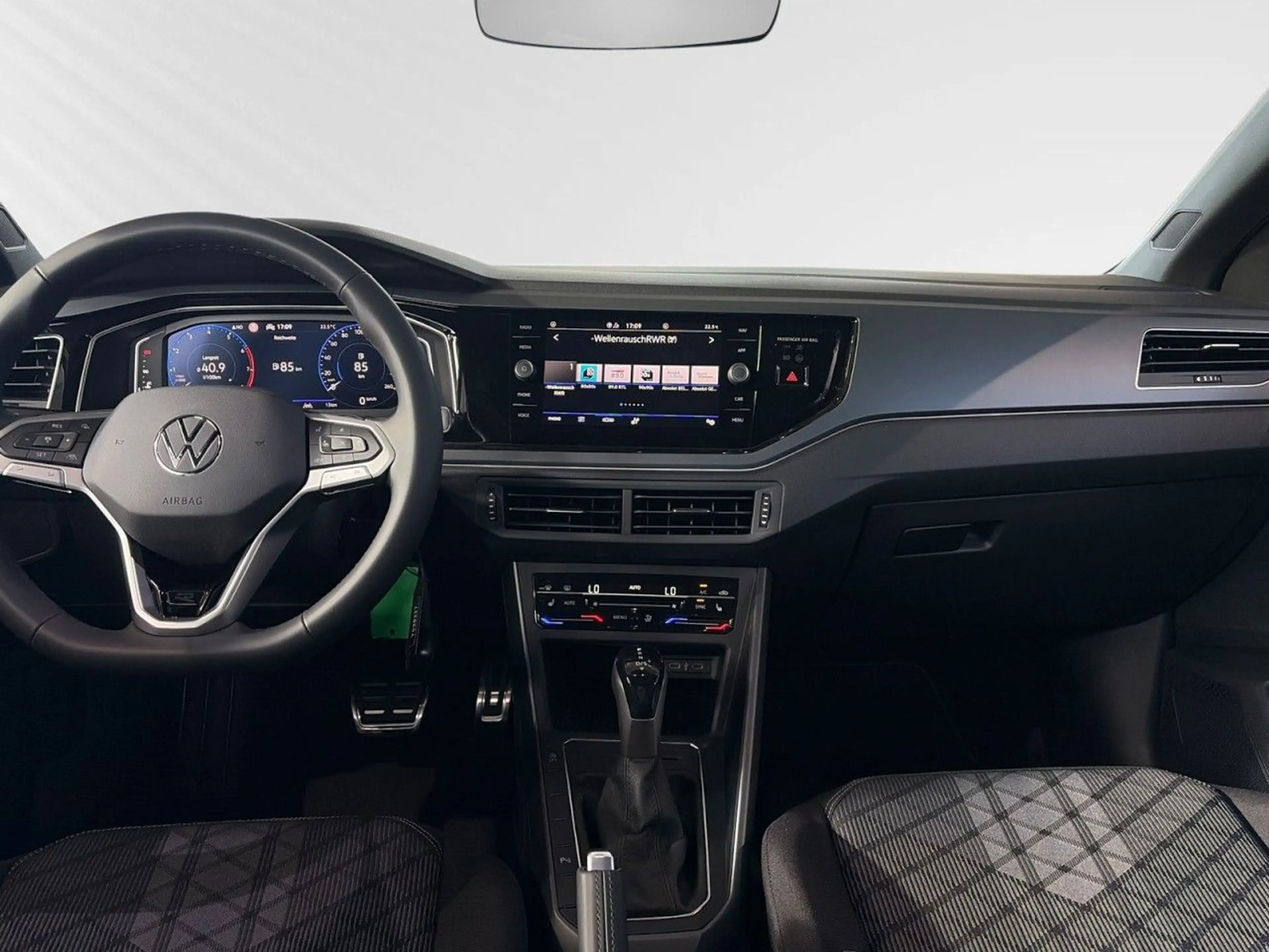 Volkswagen Taigo R-Line 1,5 l TSI DSG — photo 8