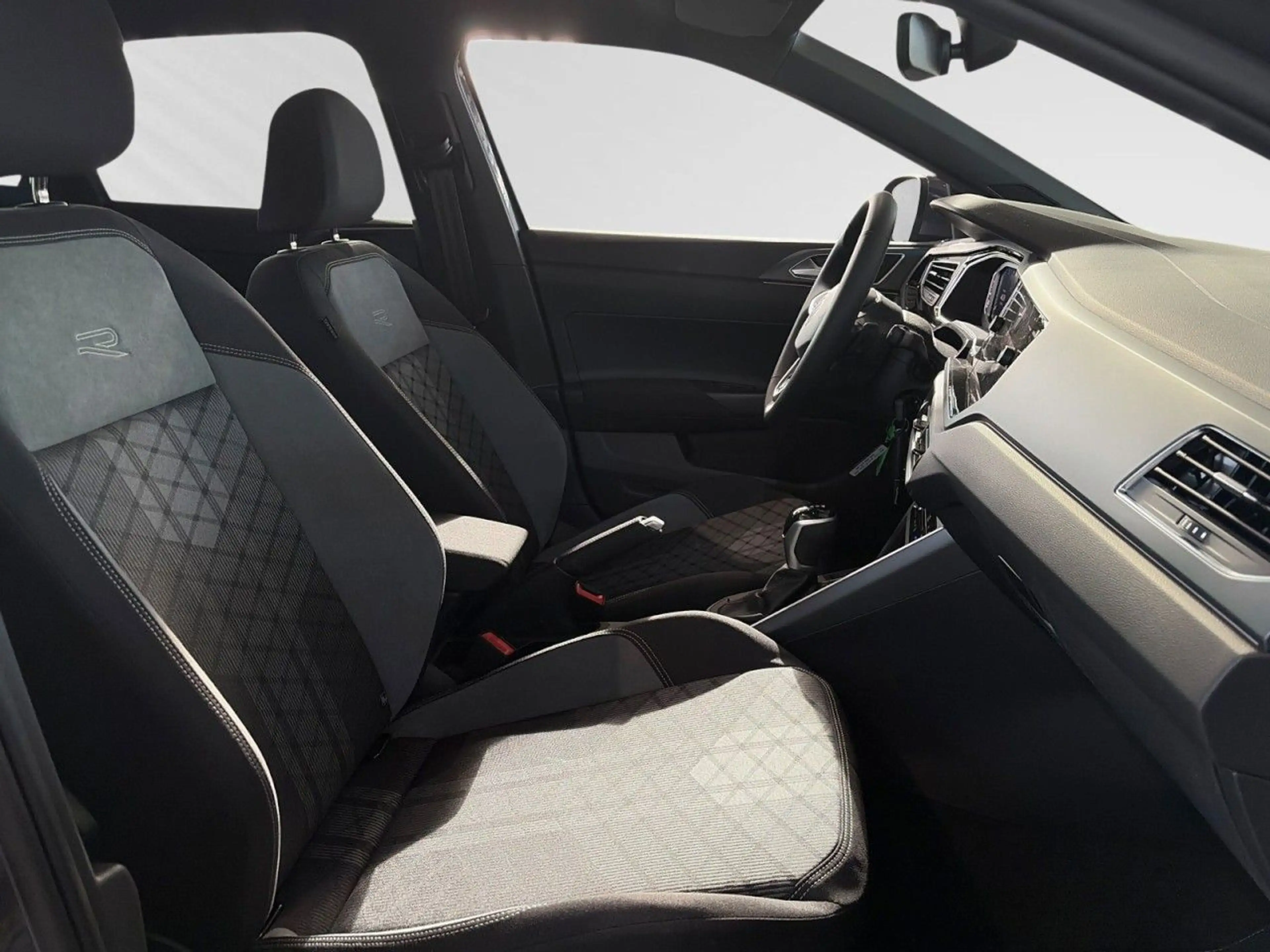 Volkswagen Taigo R-Line 1,5 l TSI DSG — photo 10