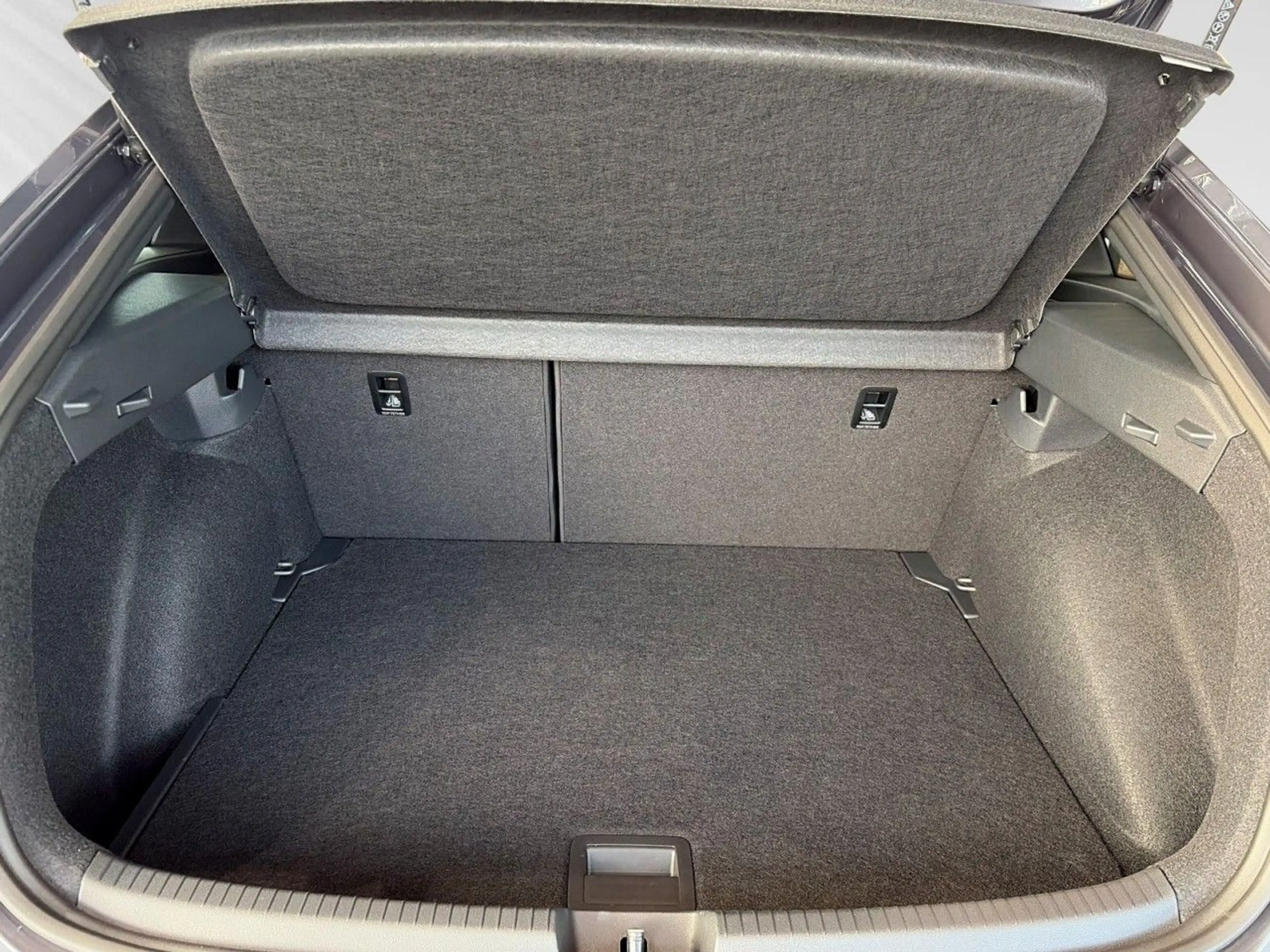 Volkswagen Taigo R-Line 1,5 l TSI DSG — photo 11