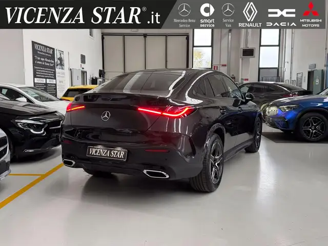 Mercedes-Benz GLC view 3