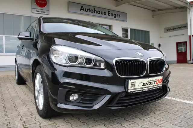 BMW 220 i Active Tourer Advantage Autom AHK NAV PDC SH