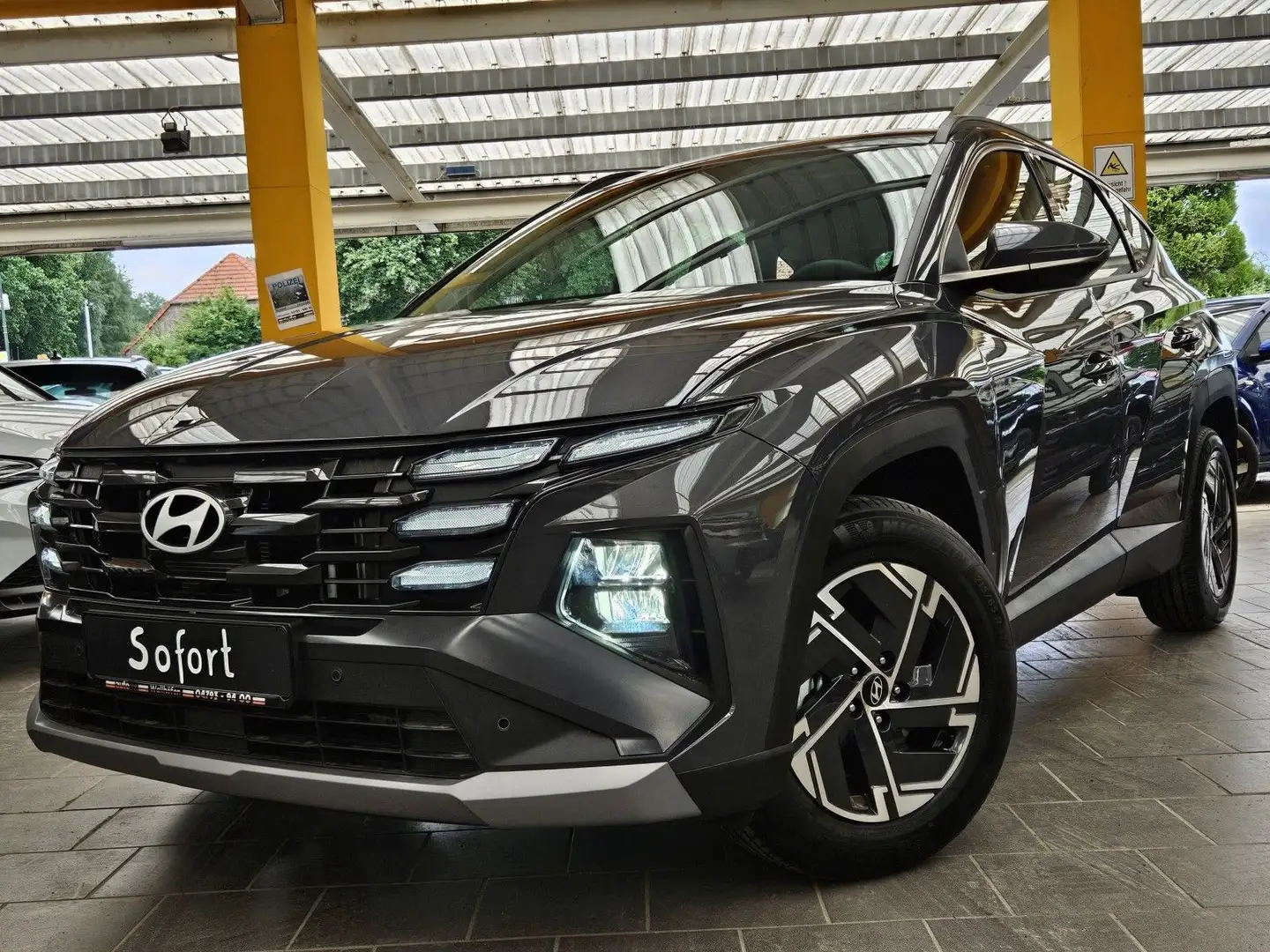 Hyundai TUCSON 1,6 T-GDI mit Navi Kamera Winter LED usw. Gris - 1
