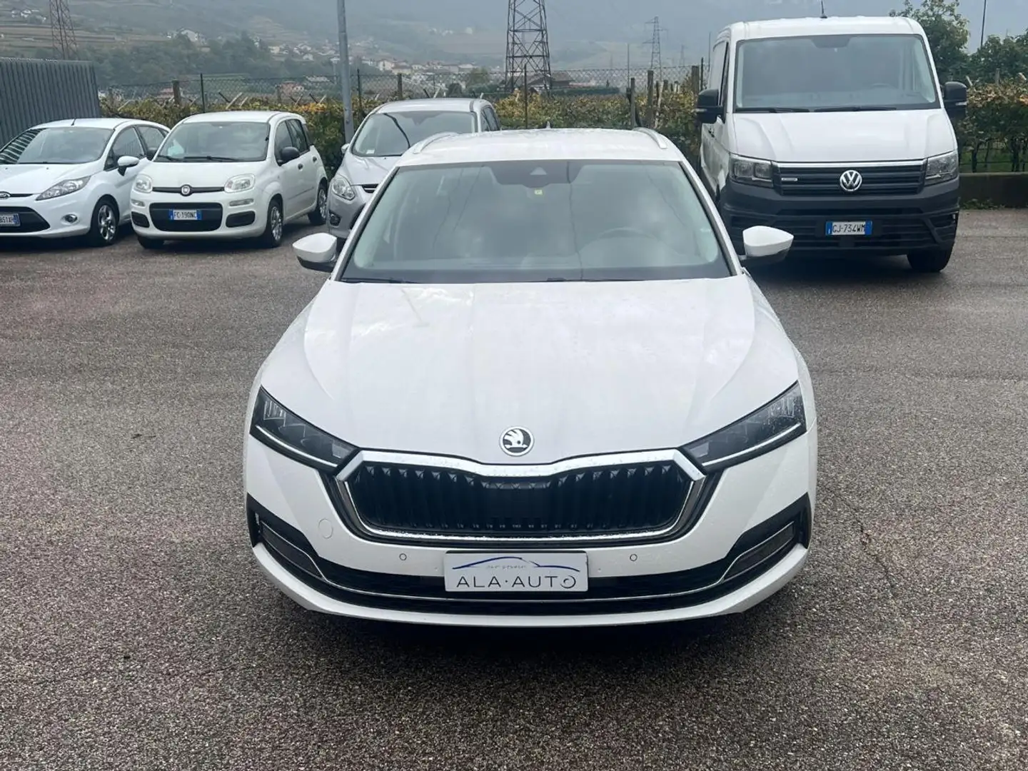 Skoda Octavia 2.0 TDI EVO SCR 150 CV DSG Wagon Style Weiß - 1