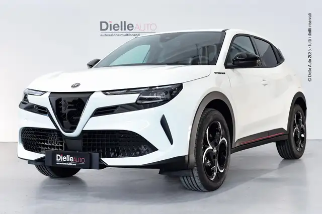 Alfa Romeo Junior Junior 1.2 ibrida Speciale 145cv edct6