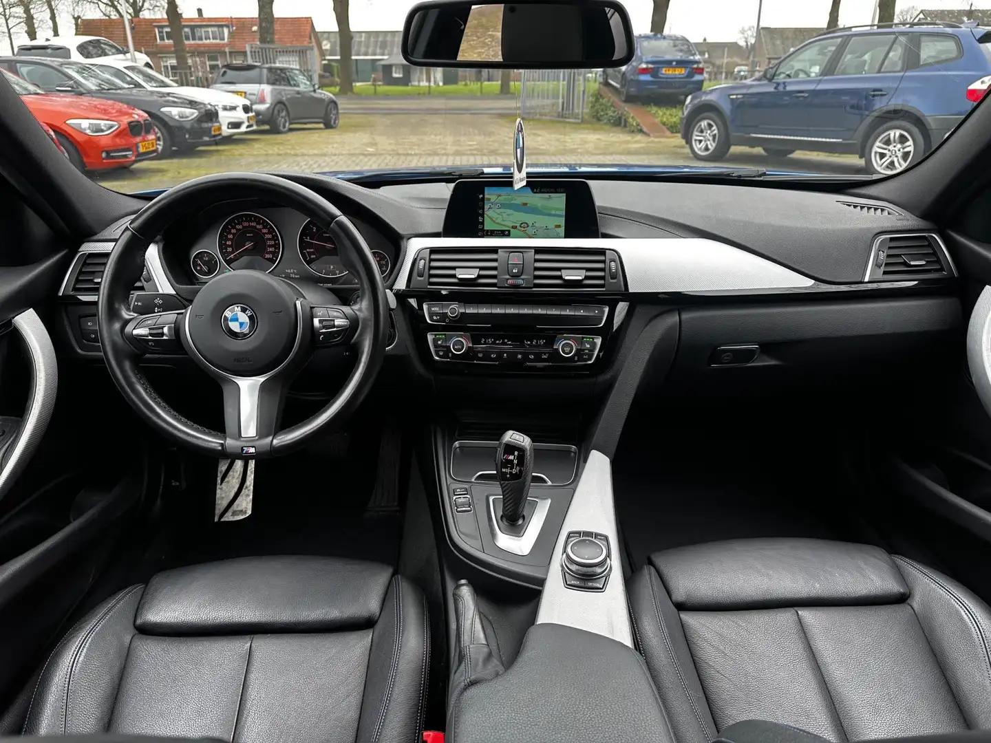 BMW 318 3-serie 318i M Sport Edition Automaat|19 inch|Led Azul - 2