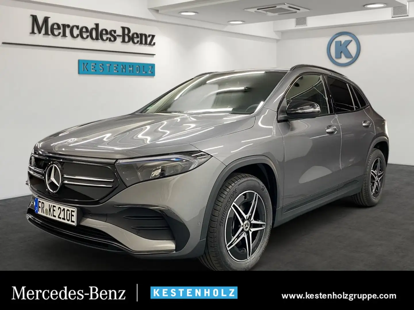 Mercedes-Benz EQA 300 4MATIC AMG+NIGHT+PARK+EASY-PACK Grau - 1