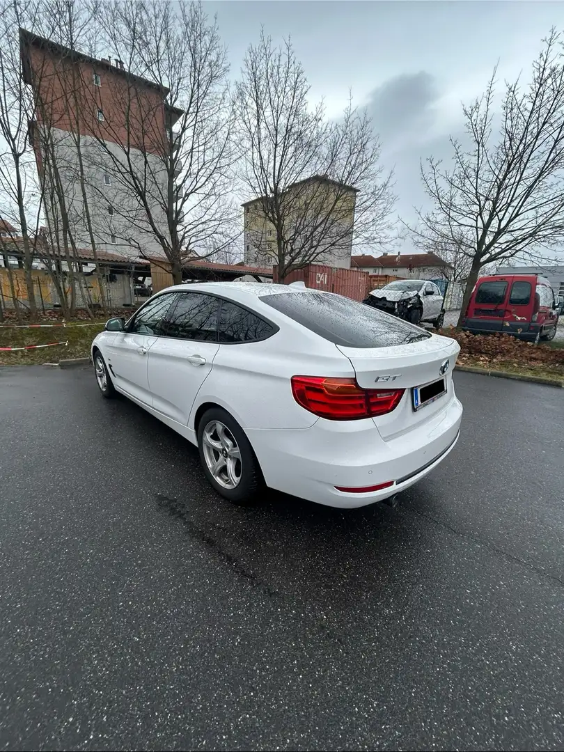 BMW 318 318d Gran Turismo Aut. Weiß - 2