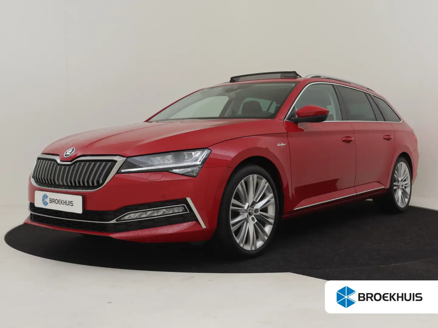 Skoda Superb Combi 1.4 TSI iV laurin klement 218pk Trekhaak | 3 Rood - 1