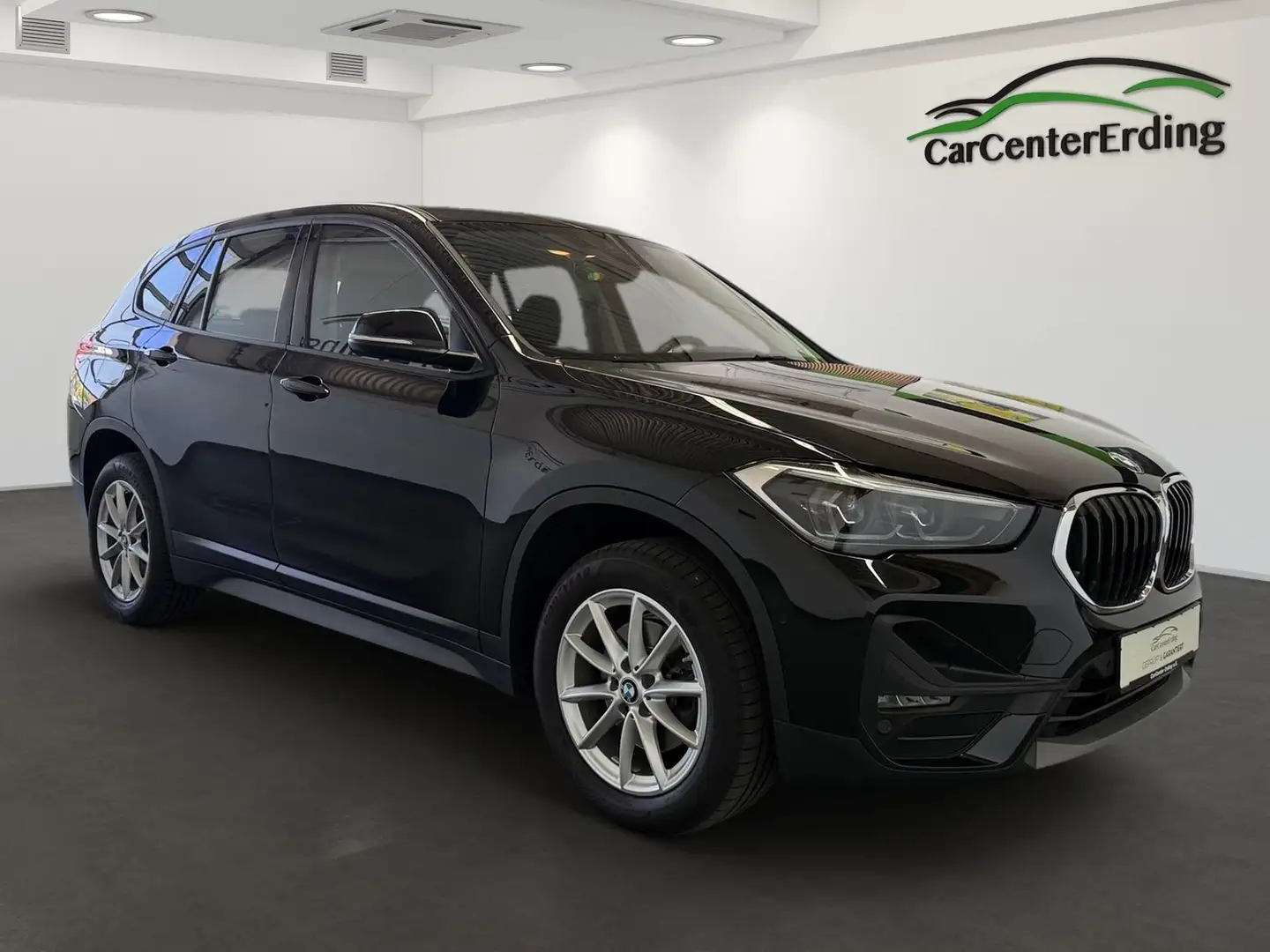 BMW X1 sDrive18d*LED*Kamera*Panorama*AHK*DAB*Tempo.* Schwarz - 2