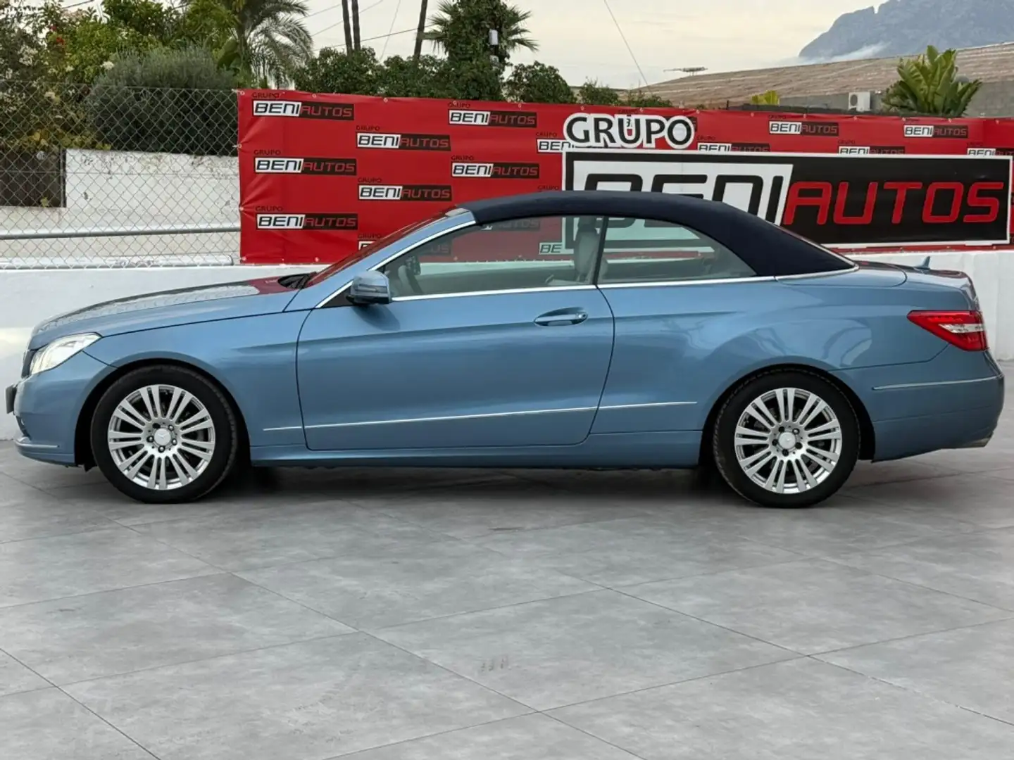 Mercedes-Benz E 250 Cabrio CGI BE Aut. Azul - 2