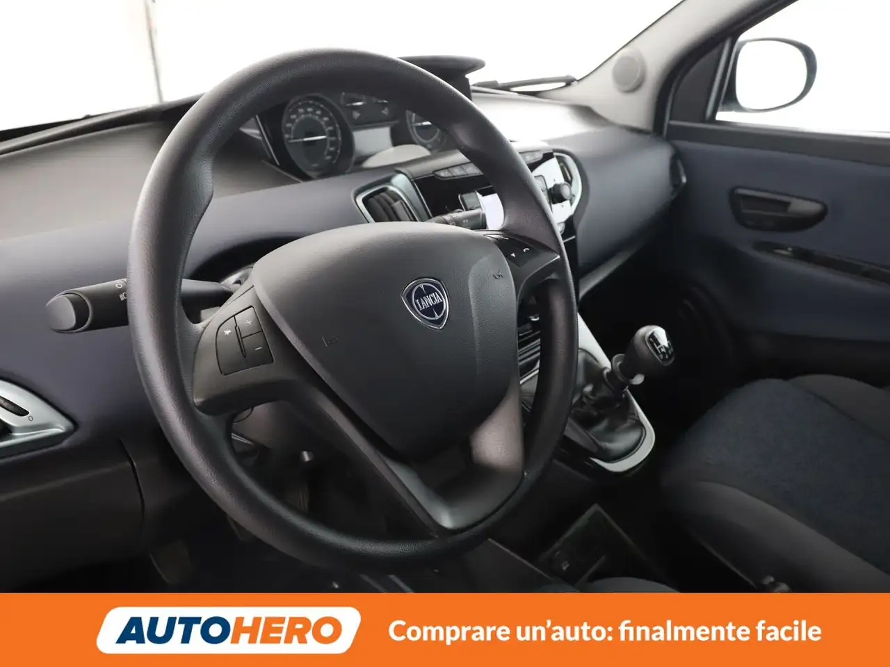 Lancia Ypsilon 2024 — фото 11