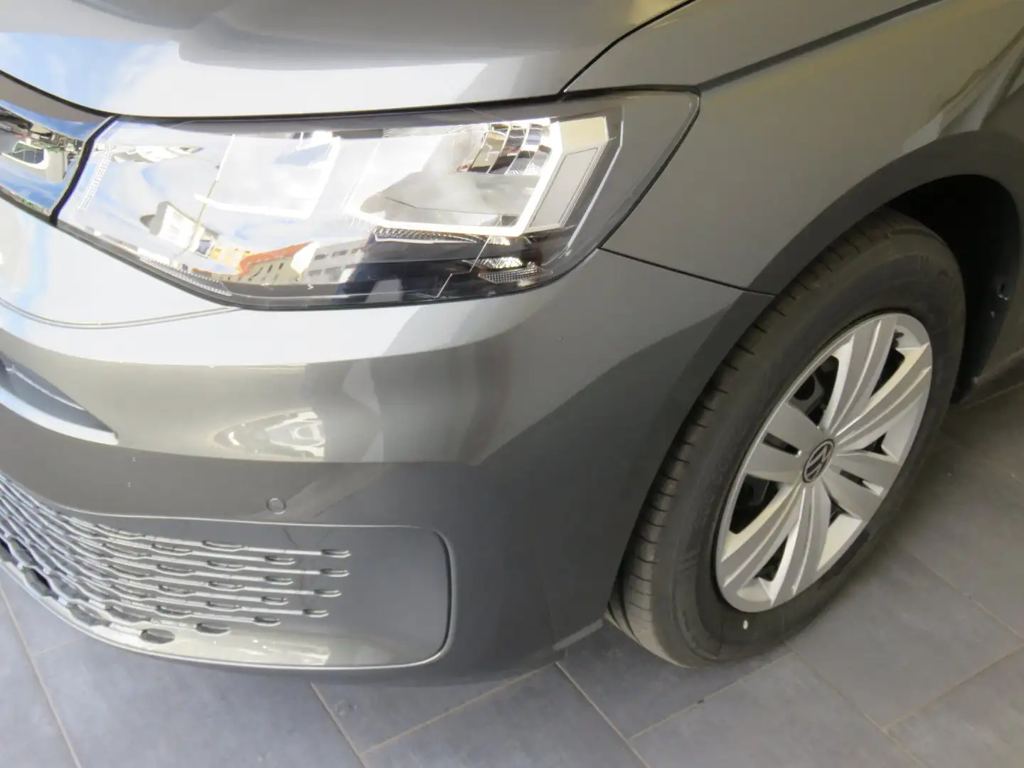 Volkswagen Caddy Maxi TDI Grau - 2
