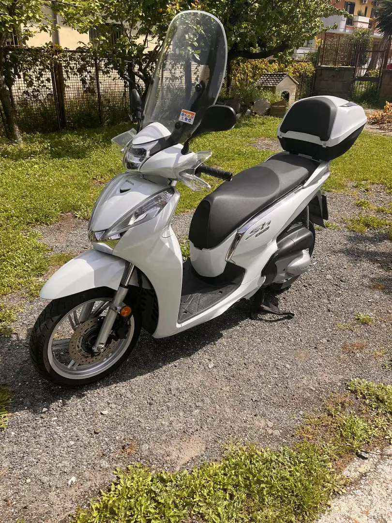 Honda SH 300 Honda Sh 300 2019 AK ABS traction control perfetto Белый - 1